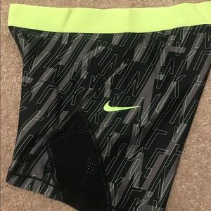 Nike Womens Pro Hypercool Short
